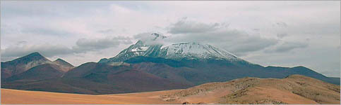 Volcan Llullaillaco. Imagen: Banco de Chile
