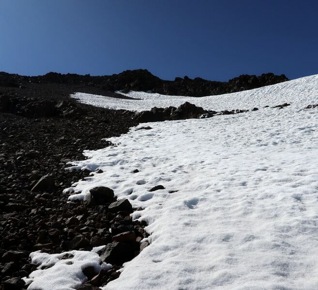 Archivo:Cerro Laguna Cerro Manantial (6).JPG