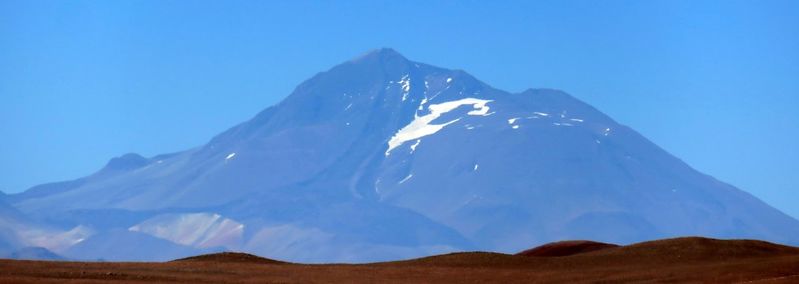 Archivo:Volcan Llullaillaco.JPG