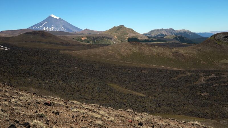 Archivo:Laguna Azul via Coñaripe (26).JPG