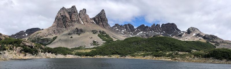 Archivo:Dientes de navarino.jpeg