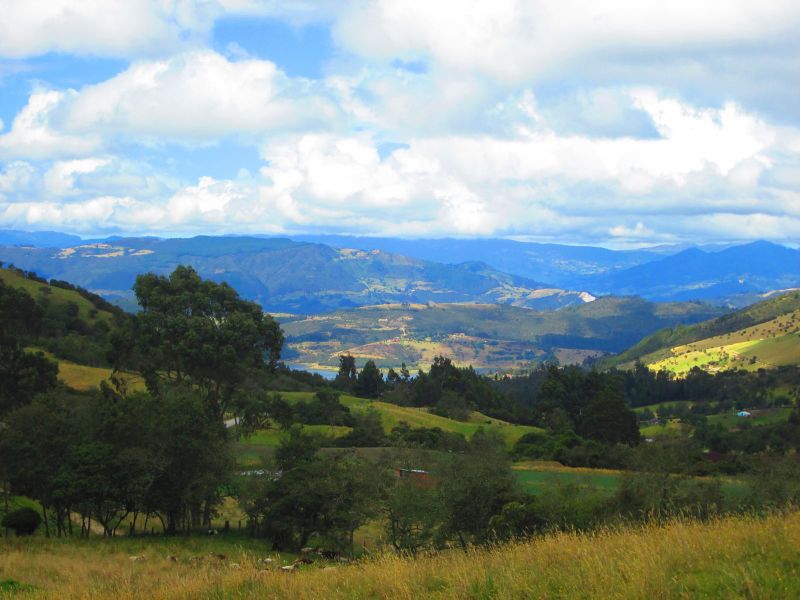 Archivo:Valle Panoramica.jpg