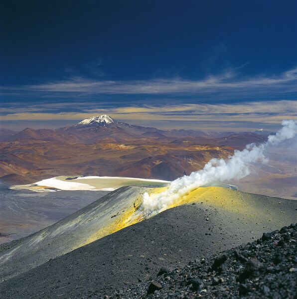 Archivo:Volcan Lastarria.jpeg