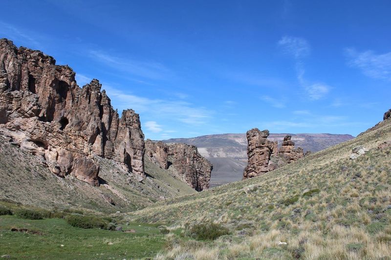 Archivo:Cueva de las manos (6).jpg